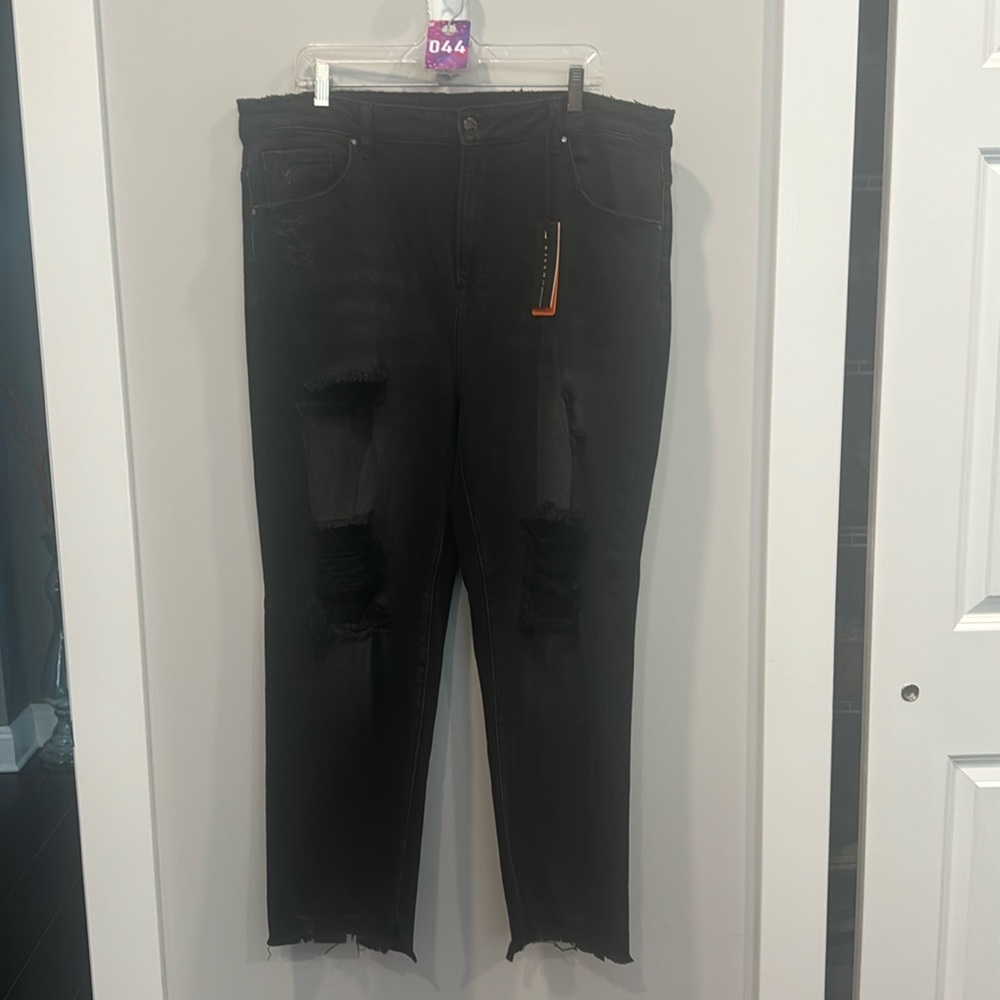 Risen Straight Leg Jeans